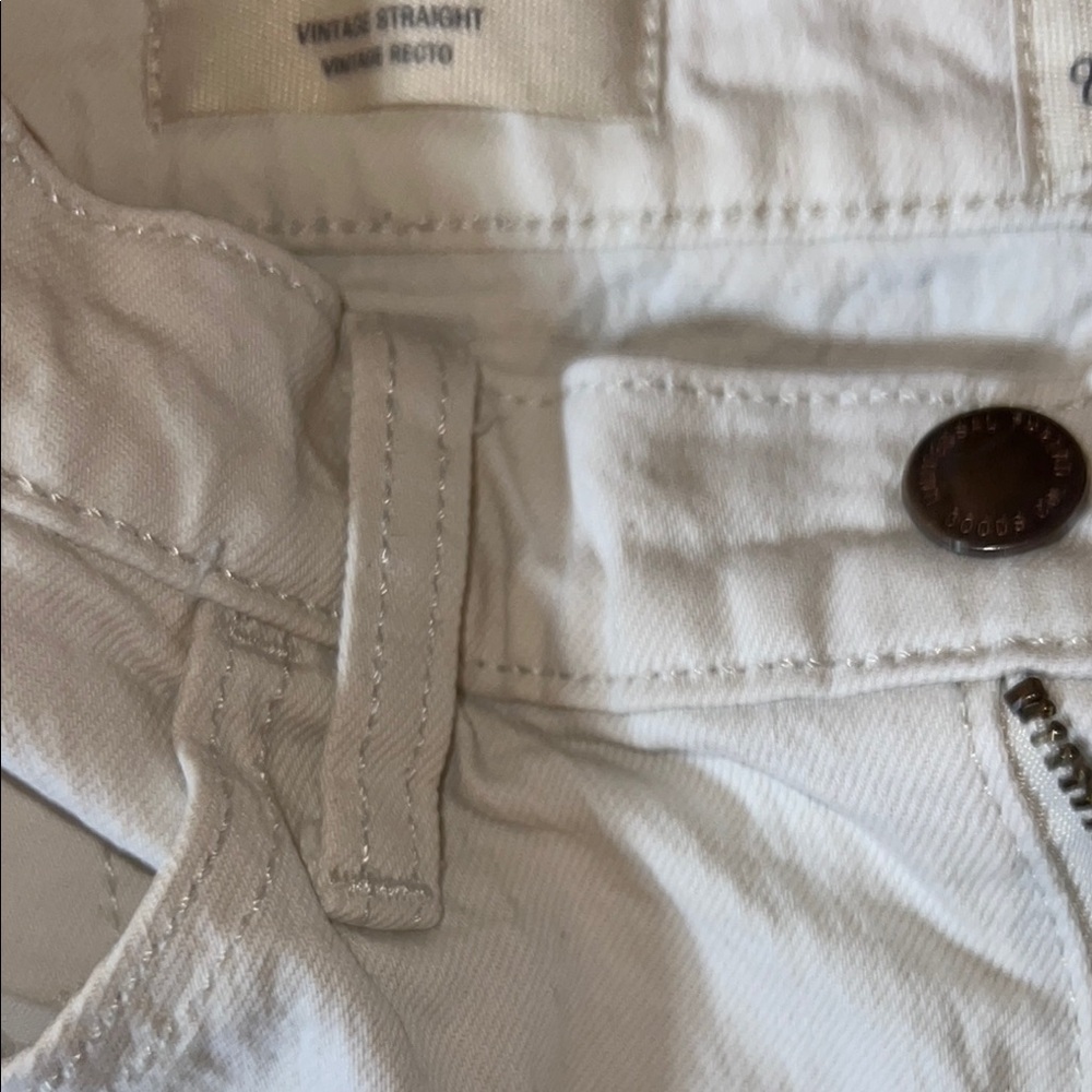 Universal Thread White High Rise Jeans Relaxed Fit - Picture 3 of 6